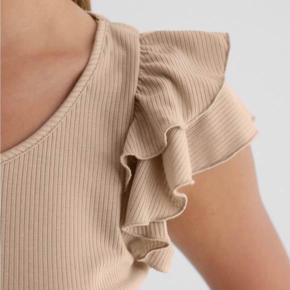 Express Ribbed Crew Neck Ruffle Sleeve Tee - Picture 3 of 7